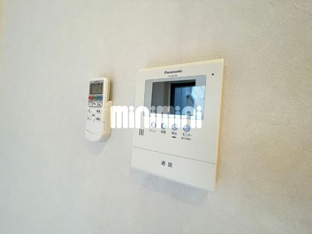 ����11