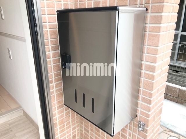 ����15