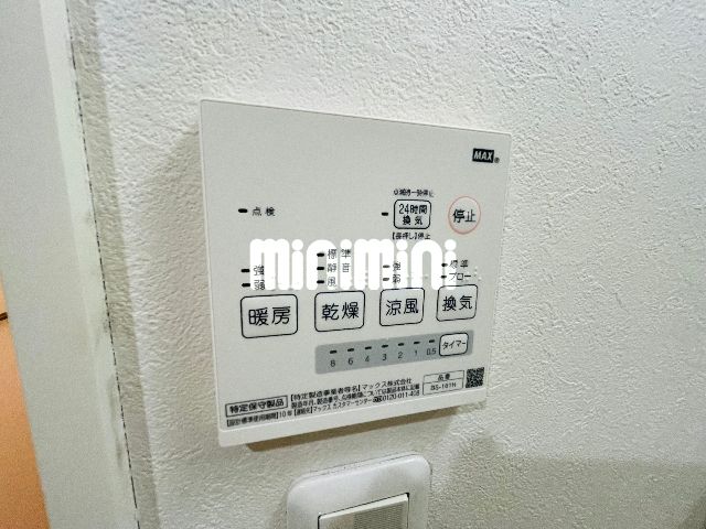 ����20