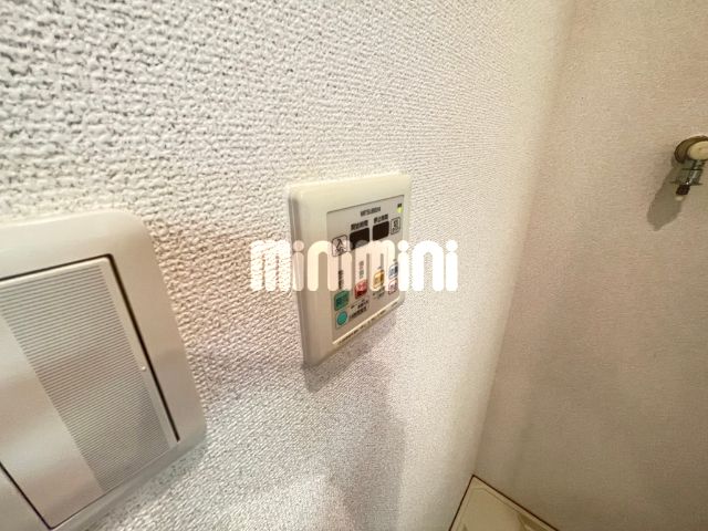 ����11