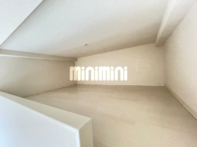 ����11