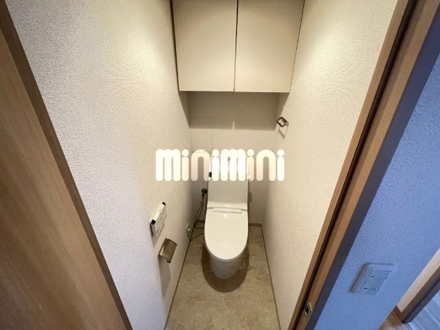 ����5