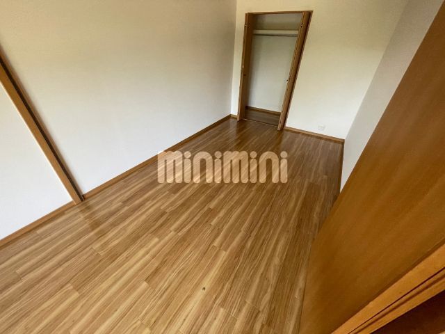 ����19