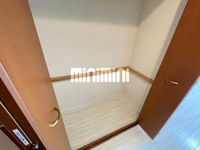 ����7