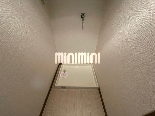 ����4