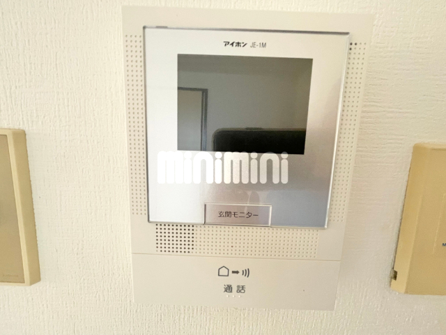����11