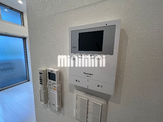 ����10