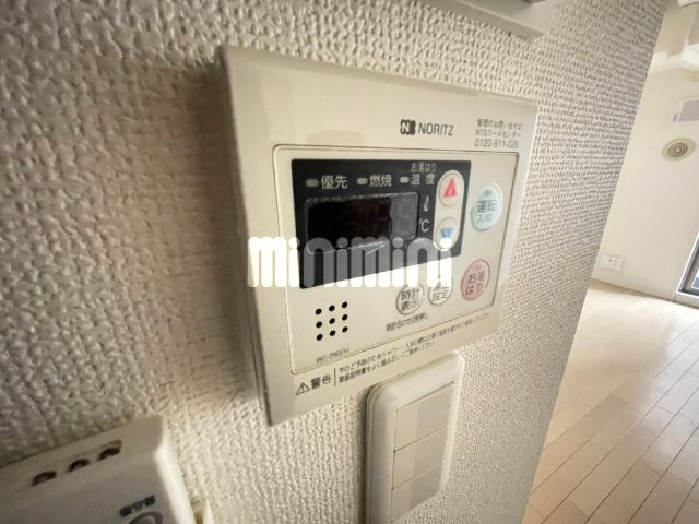 ����10