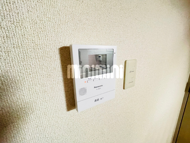 ����10