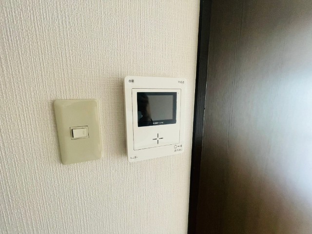 ����9