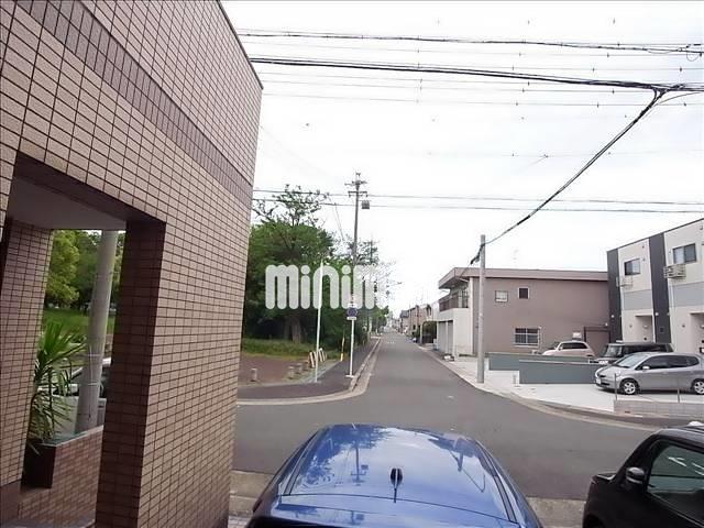����11