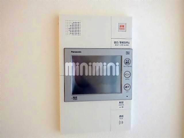 ����10
