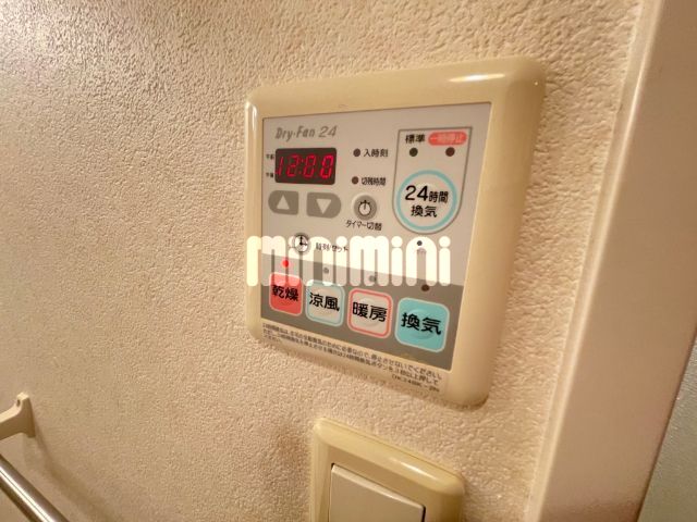 ����16