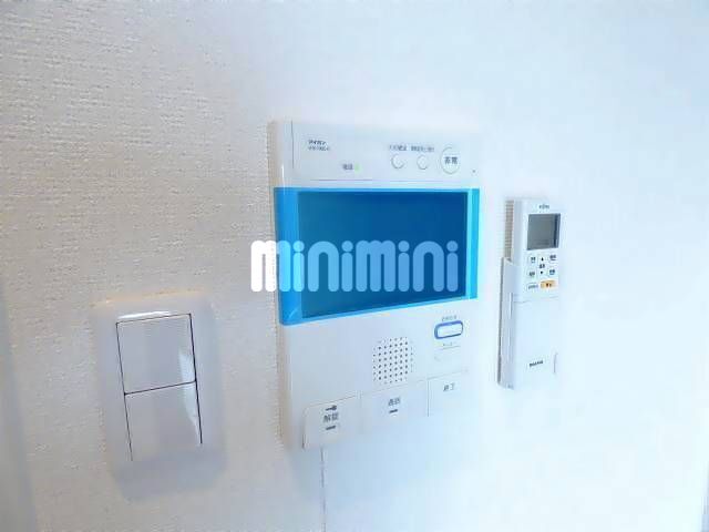 ����9