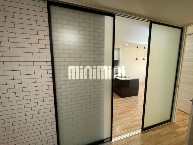 ����11