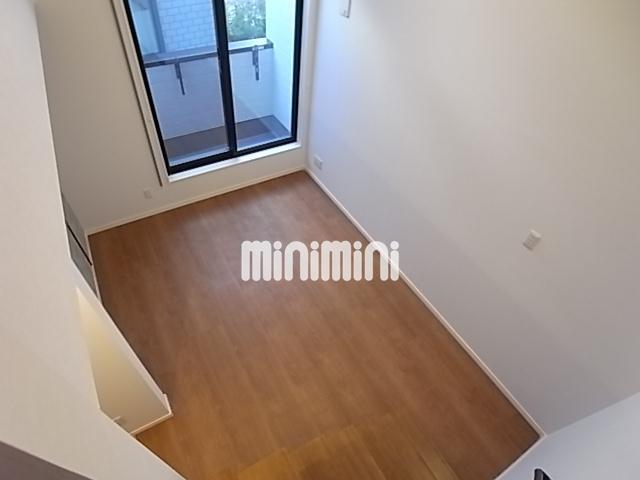 ����17