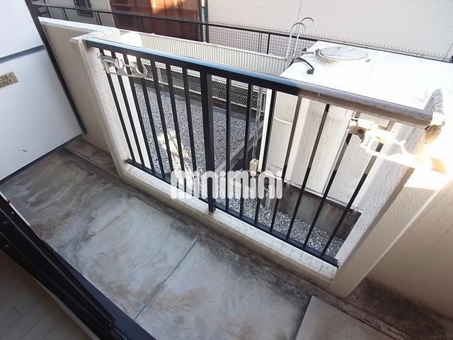 ����12