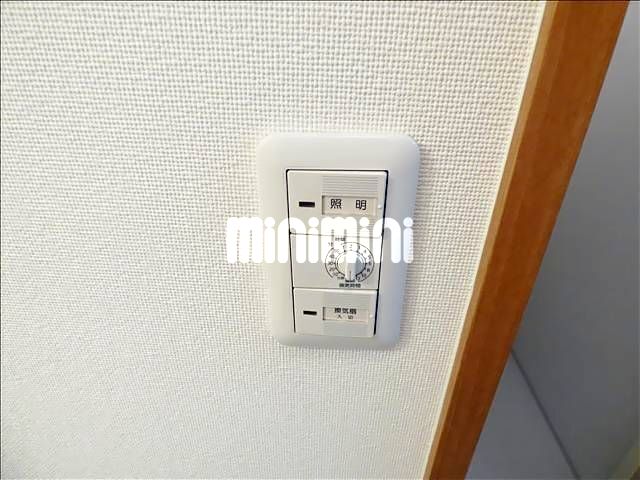 ����16
