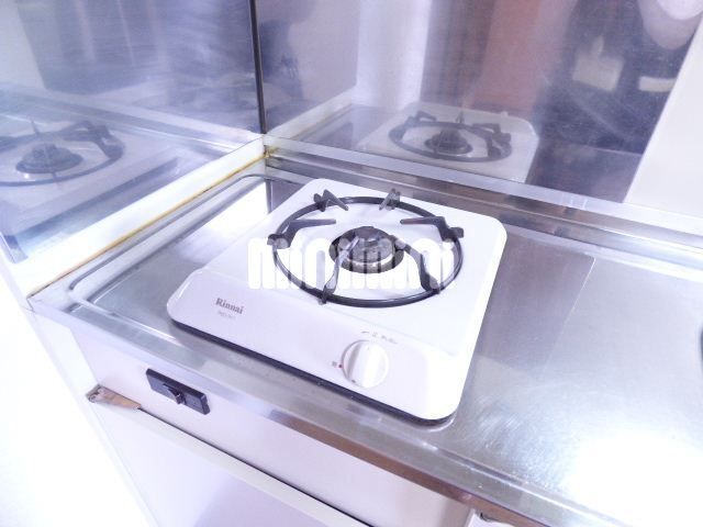 ����15