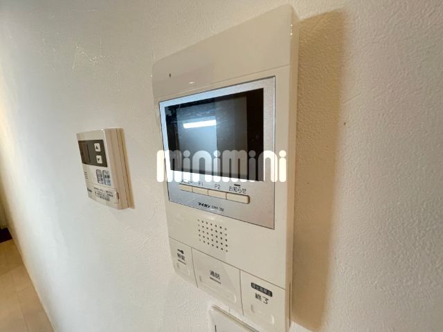 ����10