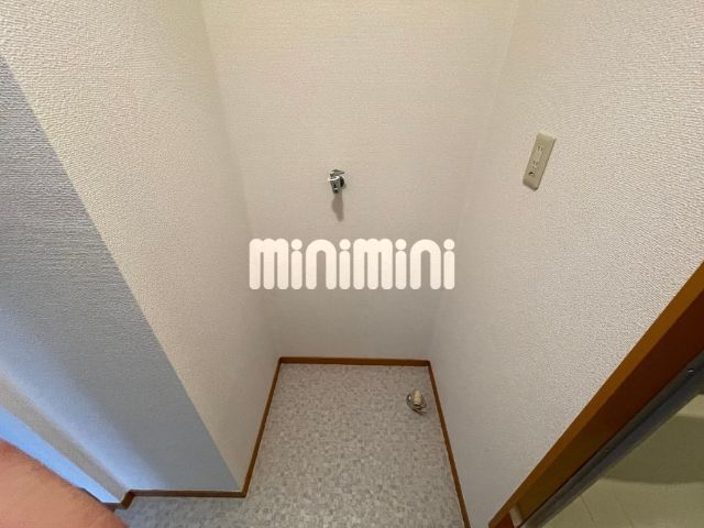 ����13