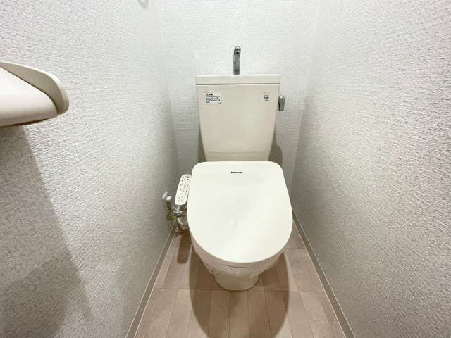 ����9