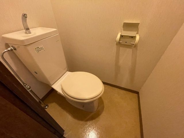 ����9