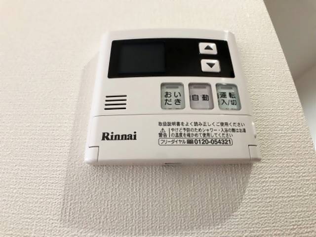 ����20