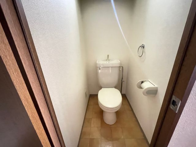 ����8