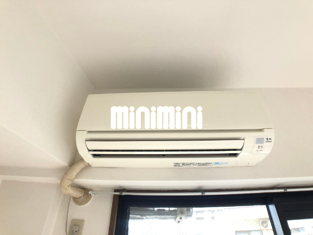 ����9