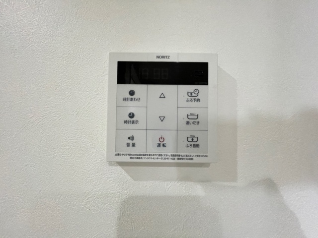 ����12
