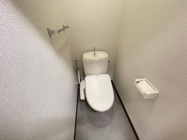 ����17