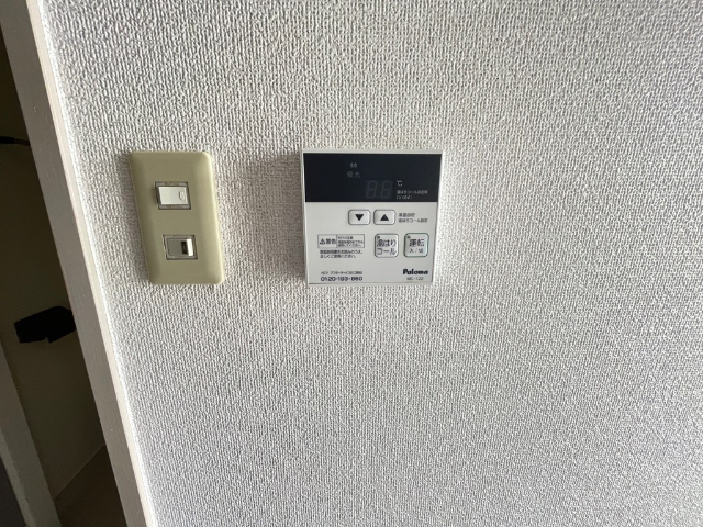 ����10