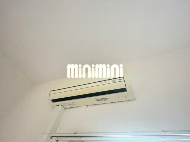 ����9