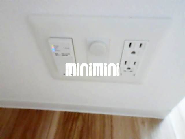 ����10