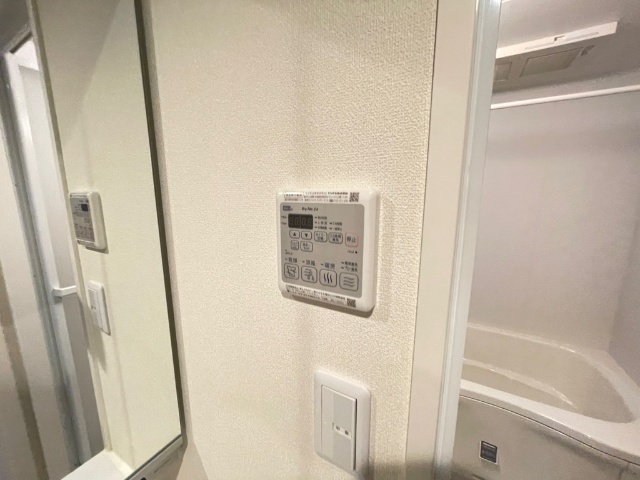 ����20