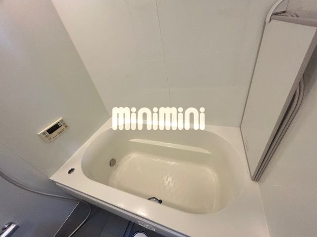 ����3