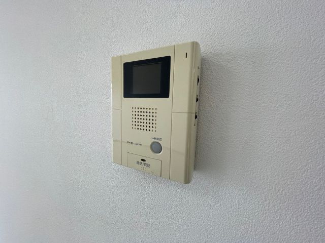 ����13