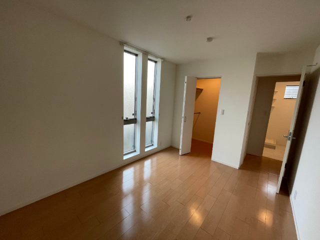 ����7