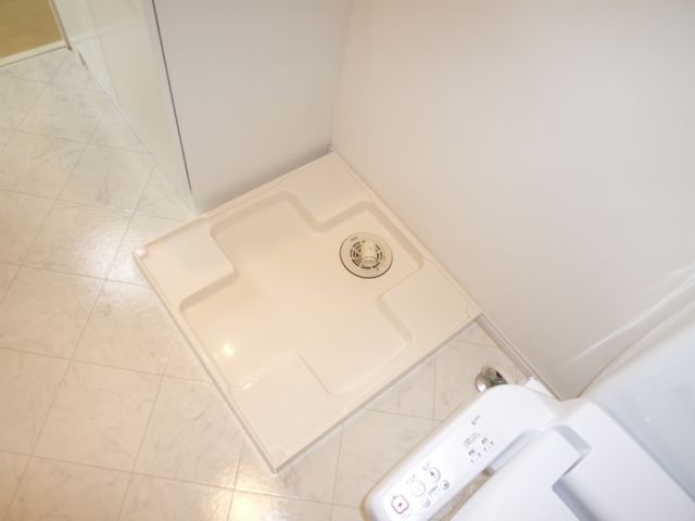 ����8