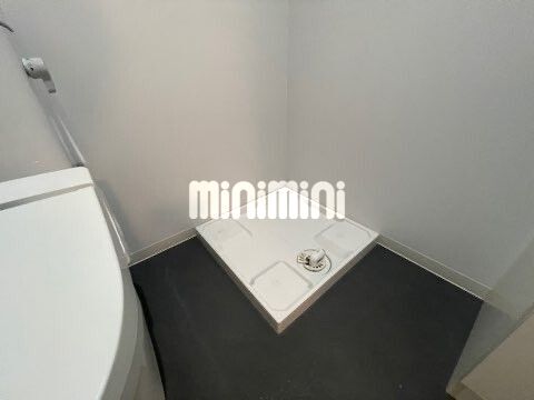 ����17