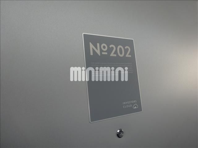 ����23