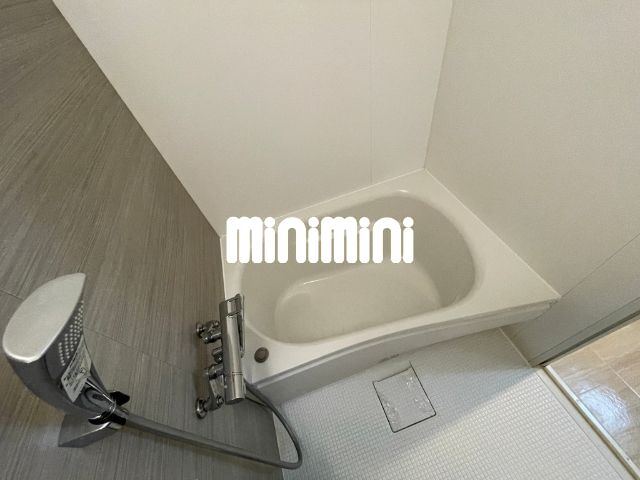 ����3