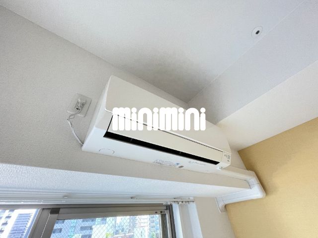����9