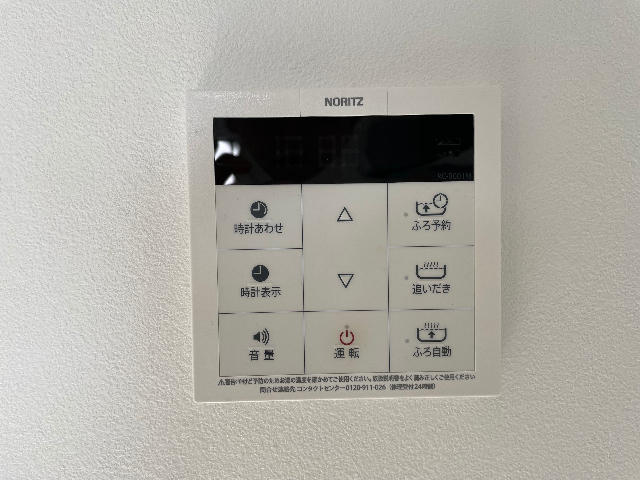 ����12