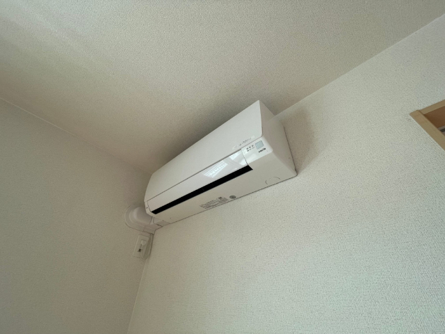 ����9