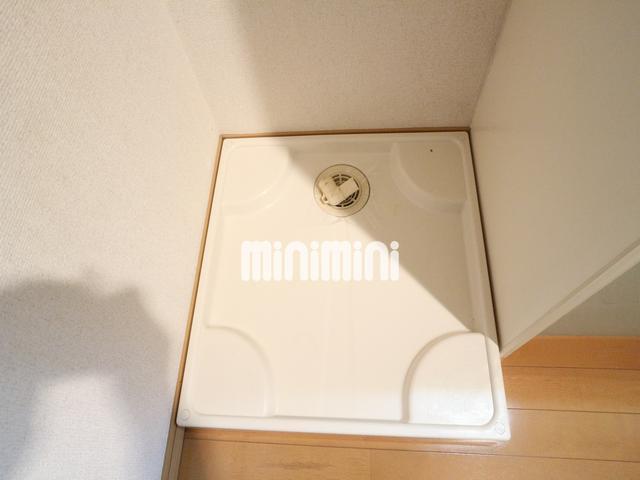 ����4
