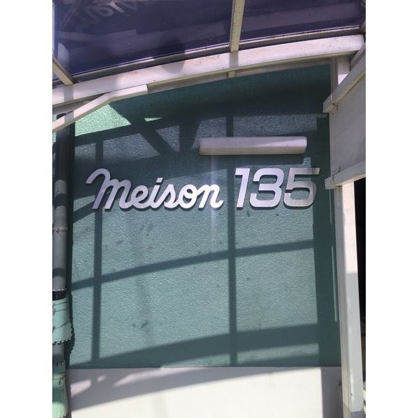 ����15