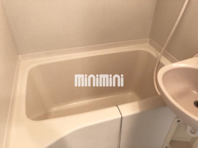 ����3