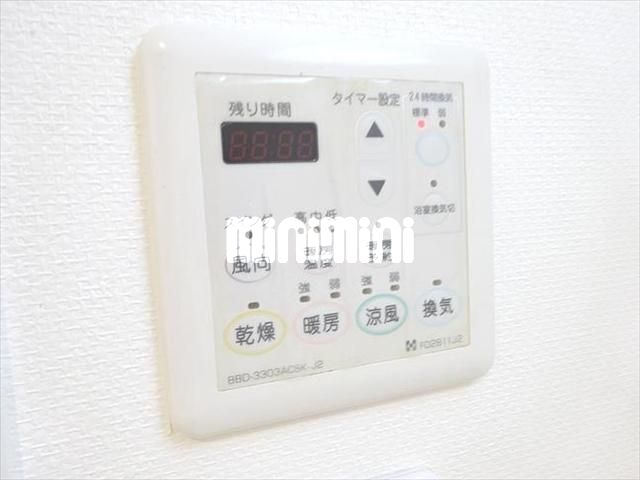 ����17